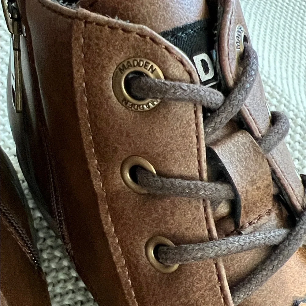 Steve Madden Tan Leather Lace-Up Boots